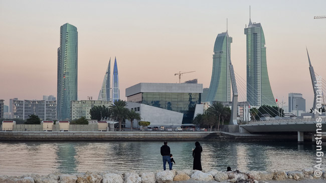 Bahreino dangoraižiai