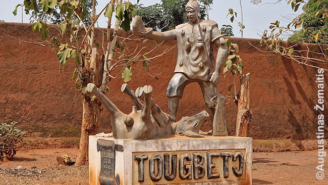 Karaliaus statula Abomėjuje