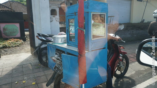 Motociklas-restoranas Indonezijoje