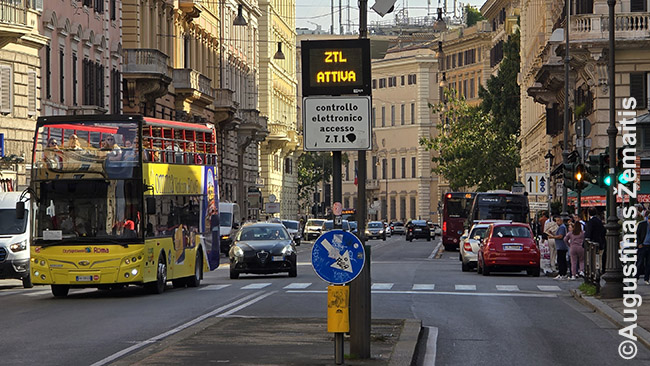 ZTL tablo Italijoje rodo, kad prasideda zona "tik gyventojams". Bet jis galioja tik jei parašyta "Attiva", kitu atveju galima važiuoti visiems