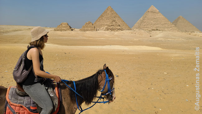 Prie Egipto piramidžių