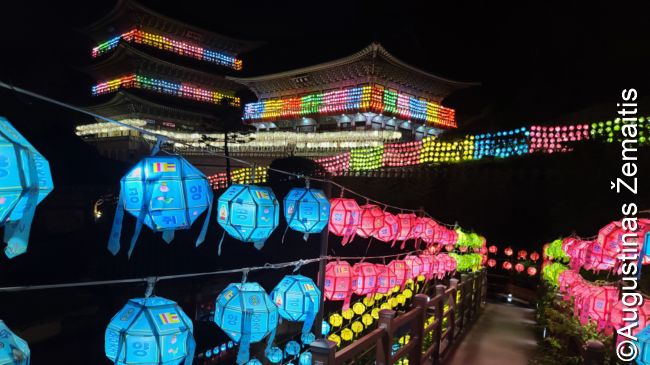 Budos gimtadieniui padabinta šventykla Pusane, Pietų Korėjoje