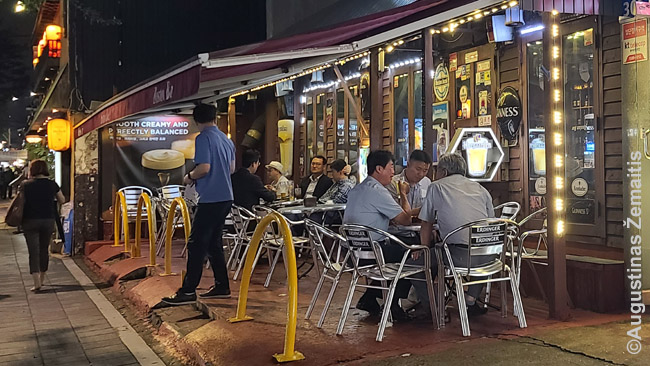 Vakariniai pasisėdėjimai Korėjos barų rajonuose