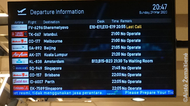 Atšaukti reisai Balio oro uosto ekrane