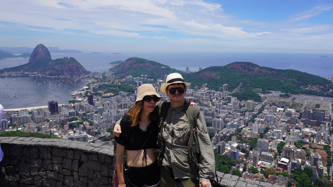 Pirma vieta, kur nuvykome kartu - ši apžvalgos aikštelė, iš kurios matosi visas Rio de Žaneiras