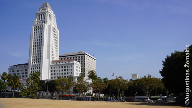 Vienas gražiausių mieste - Los Andželo savivaldybės dangoraižis