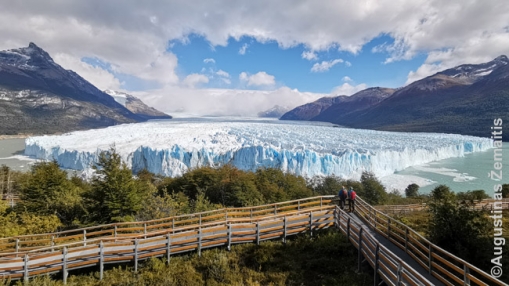Perito Moreno ledynas žvelgiant nuo pasivaikščiojimo tako