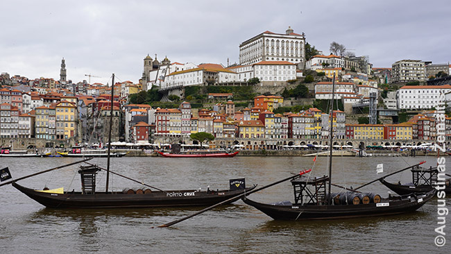 Šie laivai porte tradiciškai gabendavo Porto vyną - portveiną