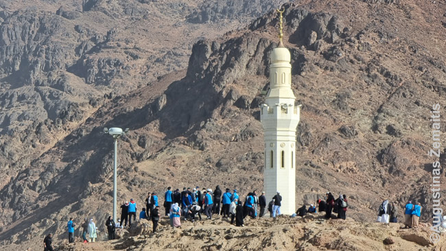 Turistai lipa į Uhudo kalną, kur vyko svarbus mūšis 625 m.