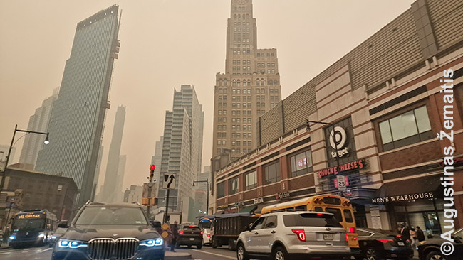 Gelsvam smoge paskendęs Niujorkas mūsų atvykimo dieną