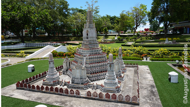 Sumažinta garsioji Bankoko Wat Arun šventykla Mažajame Siame