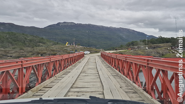 Medinis tiltas prie 3 kelio pabaigos Ugnies Žemės nacionaliniame parke