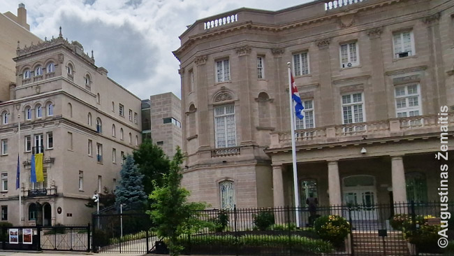 Lietuvos (kairėje) ir Kubos ambasados