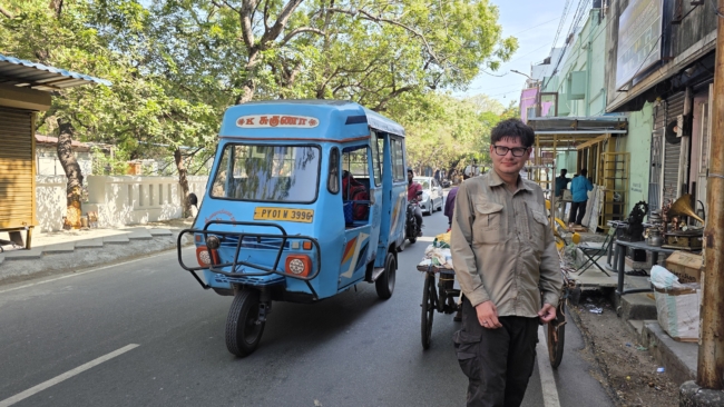 Prie maršrutinio autorikšos Pudučeryje