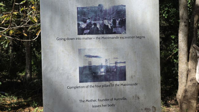 Aurovilio pradžios nuotraukos palei taką