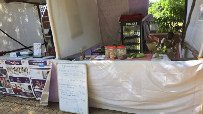 Kioskelis palei pagrindinį taką