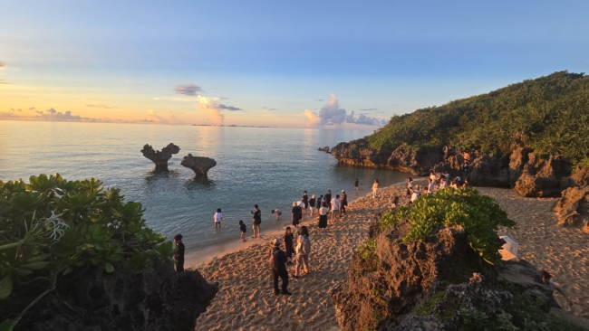 Saulėlydis prie Širdies uolų