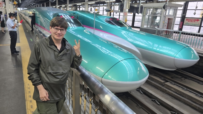 Šinkansenai Moriokos stotyje pakeliui į Hokaidą