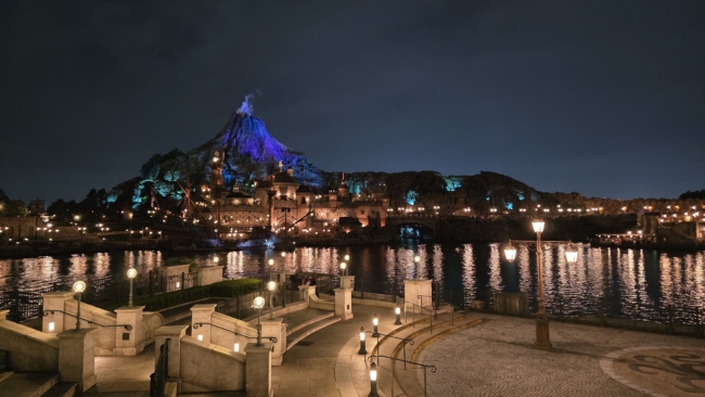 Vulkanas Disney Sea centre