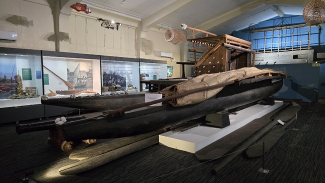 Fidžio tradicinis laivas - drua - Fidžio muziejuje