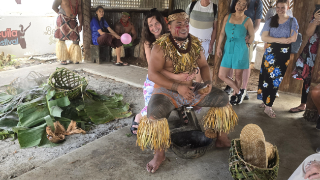 Šis Samoa liaudies kaimo vedėjas prisistatė kaip "vadas" - taip, kad būtų suprantama, užsieniečiams dažnai verčia žodį "matai"