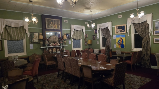 Dimbulos smuklės restoranas - jau ištuštėjęs kokią 8 val. vakaro