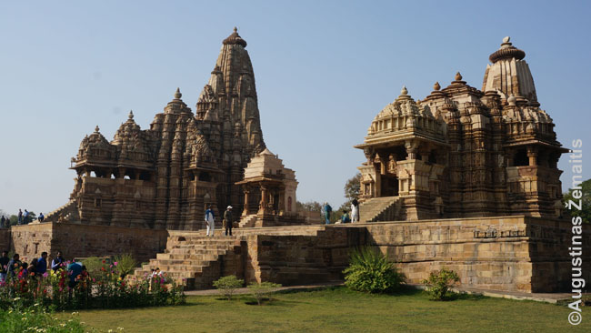 Chadžuraho "kamasutros šventyklos", viena populiarių tarp užsieniečių lankytinų vietų