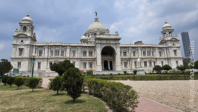 Britų pastatytas Karalienės Viktorijos memorialas Kalkutoje