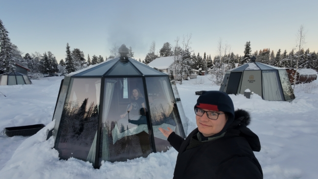 Mūsų stiklinis iglu