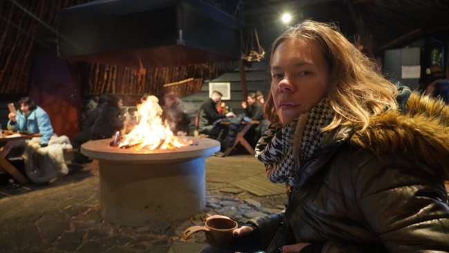 Samių restorane su laužu centre