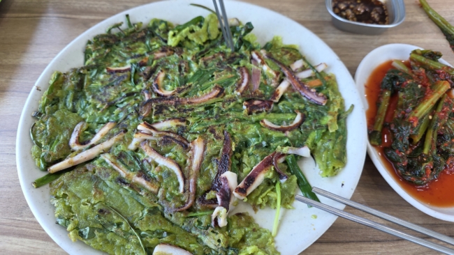 Hėmul pačon su gatkimči (lapnių garstyčių kimči) bančanu