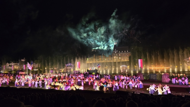 Vakarinis pasirodymas Cinescenie