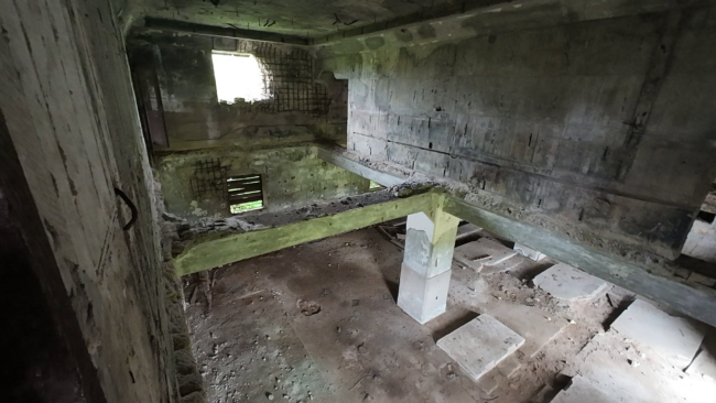 Apleistame japonų komunikacijų pastate