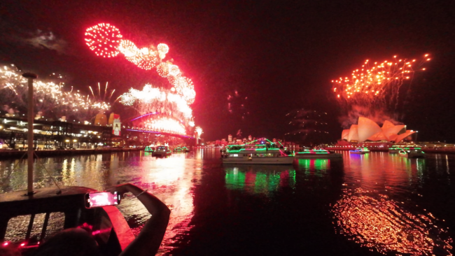 Sidnėjaus naujųjų metų fejerverkai žvelgiant nuo Circular Quay