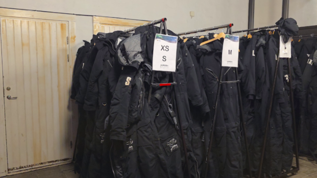 Medžiojantiems pašvaistes su ekskursija Abisko skolinami drabužiai